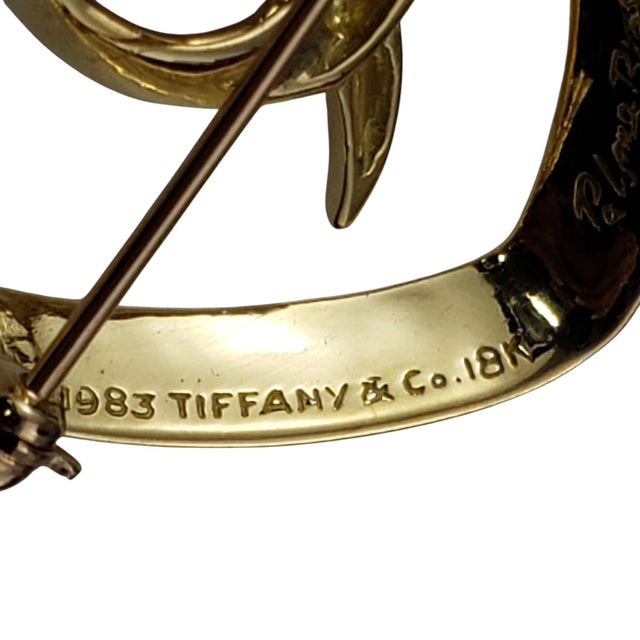1980s 1983 Tiffany & Co. Paloma Picasso 18k Yellow Gold Heart Pin/Brooch #21821 For Sale - Image 5 of 7