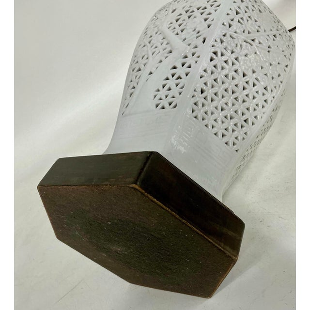 Fredric Cooper 1950s Blank De Chine Reticulated Ginger Jar Lamp For Sale In Providence - Image 6 of 7