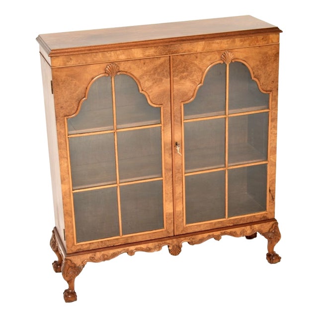 Vintage Queen Anne Bookcase in Burr Walnut, 1920 For Sale