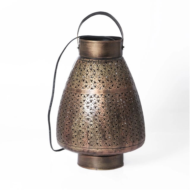 21st Century Morrocan Style Metal Lattice Table Lamp Lantern For Sale In Houston - Image 6 of 6