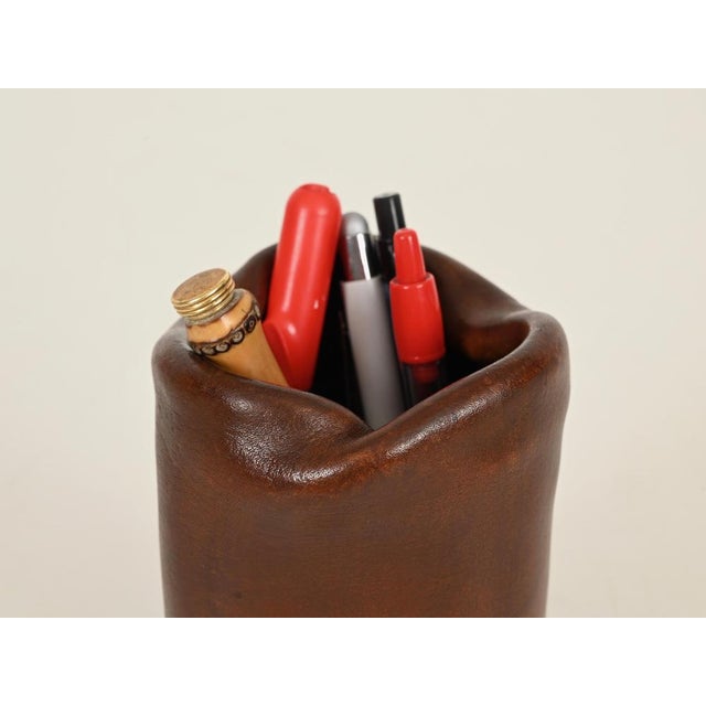 1950s Italian Brown Curved Leather Pen Holder by Nova Tecno, Italy, 1950s For Sale - Image 5 of 12