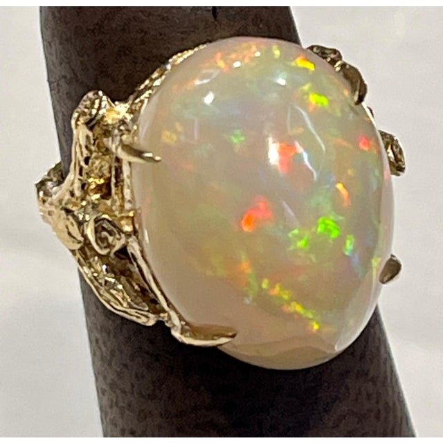 White 10 Carat Oval Shape Ethiopian Opal Cocktail Ring 14 Karat Yellow Gold For Sale - Image 8 of 18