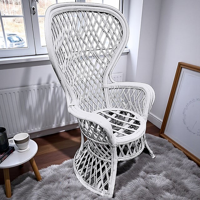 1970s Pencil Reed Rattan White Fan Back Peacock Lounge Chair For Sale - Image 9 of 16