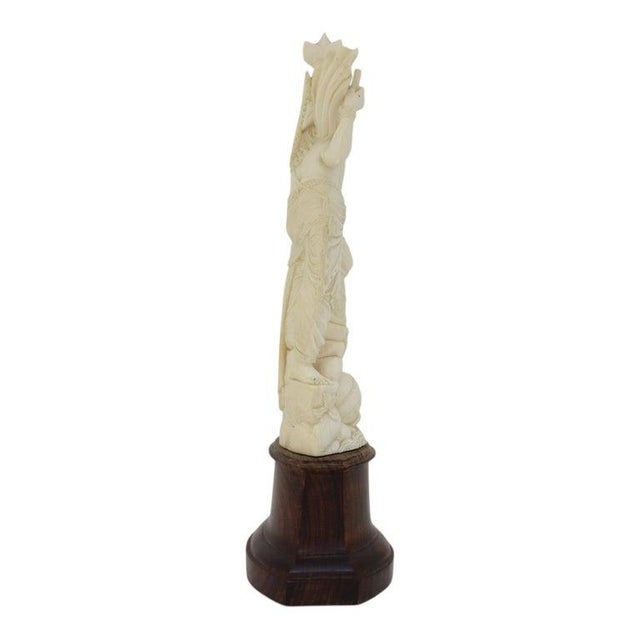 Beige Indian Carved Bone Hindu Deities Radha & Krishna in a Lover’s Embrace C1920 For Sale - Image 8 of 12