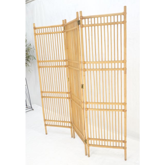 Vintage c1970s Blond Bamboo Rattan tri Fold Screen Room Divider For Sale - Image 6 of 7