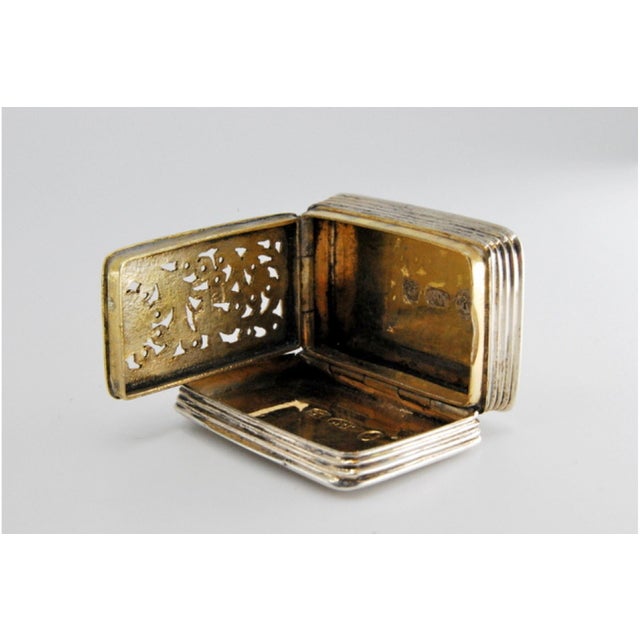 William IV Silver and Gold Vinaigrette Box with Engravings For Sale - Image 4 of 9