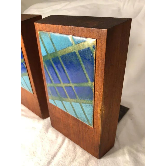 Mid-Century Modern Ernest John Mid-Century Modern Walnut and Enamel Bookends - a Pair For Sale - Image 3 of 13