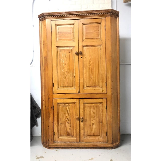 Early 19th Century English Pine Barrel Backed Corner Cupboard For Sale - Image 9 of 9