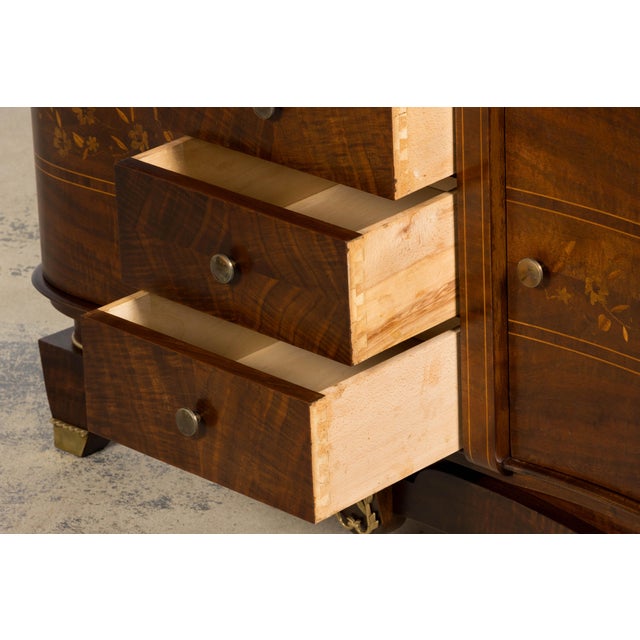 1930s French Art Deco Walnut Commode With Floral Marquetry For Sale - Image 11 of 17