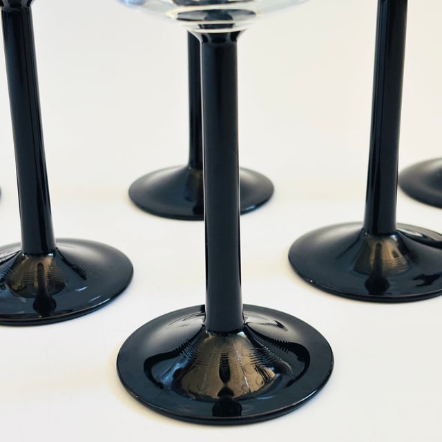 Vintage Postmodern Black Stemmed Champagne Coupes by Luminarc, France - Set of 6 For Sale In San Francisco - Image 6 of 9