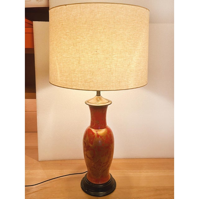 Mid 20th Century Chinese Red & Gold Urn Table Lamp For Sale - Image 10 of 10