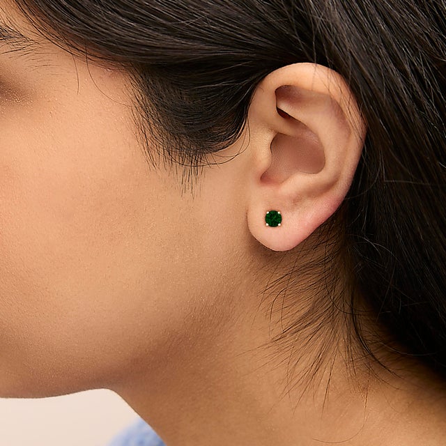 2020s 14K Gold Lab Grown Green Diamond Classic Solitaire Stud Earrings For Sale - Image 5 of 6