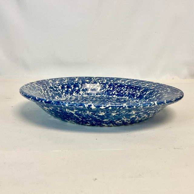 American Vintage Americana Arts & Crafts Folk Art Blue Sponge Ware Serving Bowl. For Sale - Image 3 of 8