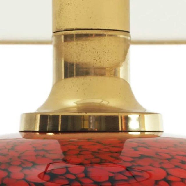 Mid-century modern Table Lamp in murano glass and gilt brass by Tommaso Barbi for Bottega Gadda, Milano Beautiful and...