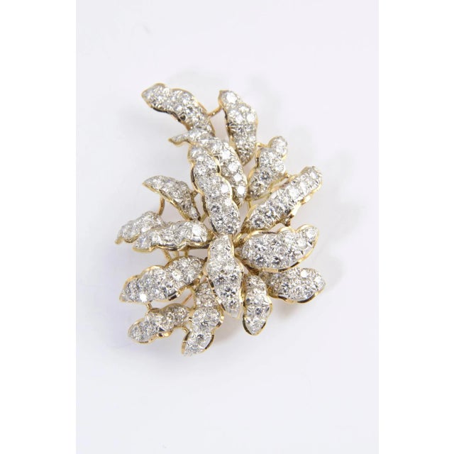1960s Three Dimensional Diamond and Gold Leaf Brooch For Sale - Image 5 of 5