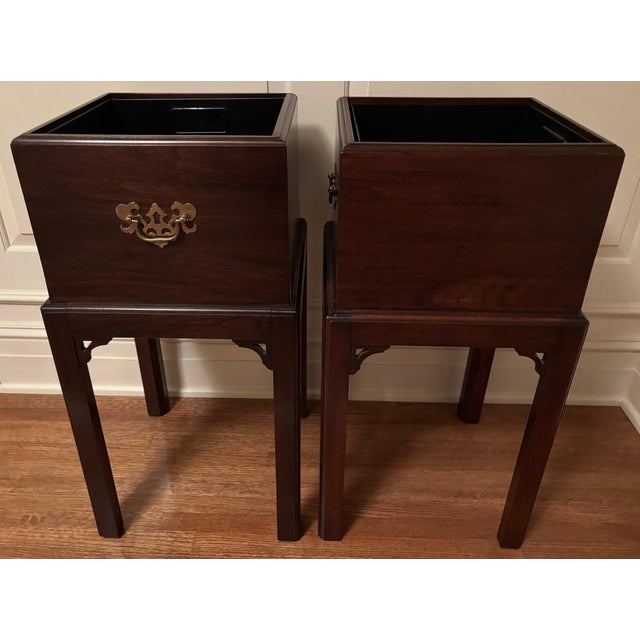 1970s 1970s Pair of Ethan Allen Cherry Wood Chippendale Style Jardinières For Sale - Image 5 of 11