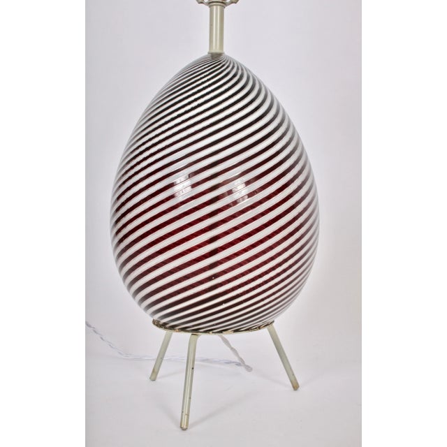 Mid 20th Century Dino Martens for Aureliano Toso Cranberry Swirl "Egg" Table Lamp on Tripod Base For Sale - Image 5 of 11