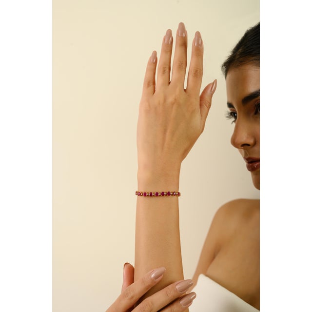 Handcrafted 12.99Ct Round Cut Ruby & Diamond Tennis Bracelet in 18k Gold For Sale In New York - Image 6 of 13