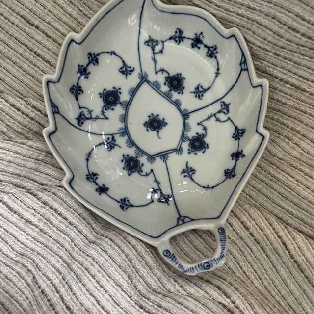 Early 20th Century Royal Copenhagen Blue Fluted Royal Copenhagen Half Lace Leaf Platter Plate No 1/144 For Sale In Miami - Image 6 of 8