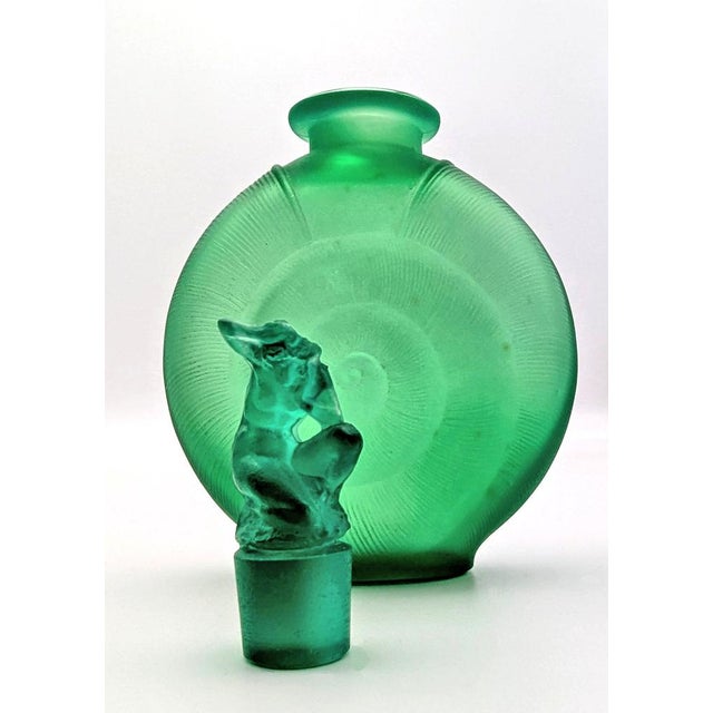 Green Vintage French Perfume Bottle in Emerald Green Glass by René Lalique, 1920 For Sale - Image 8 of 11