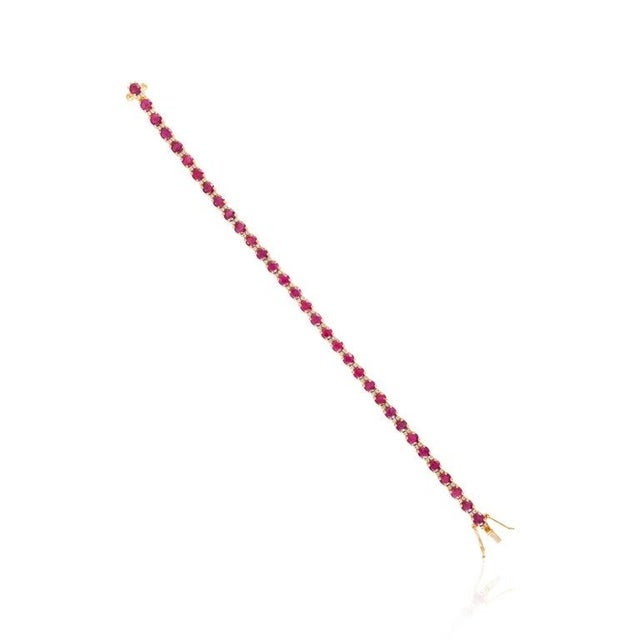 Round Cut Ruby Diamond Tennis Bracelet in 18k Solid Yellow Gold For Sale - Image 4 of 5