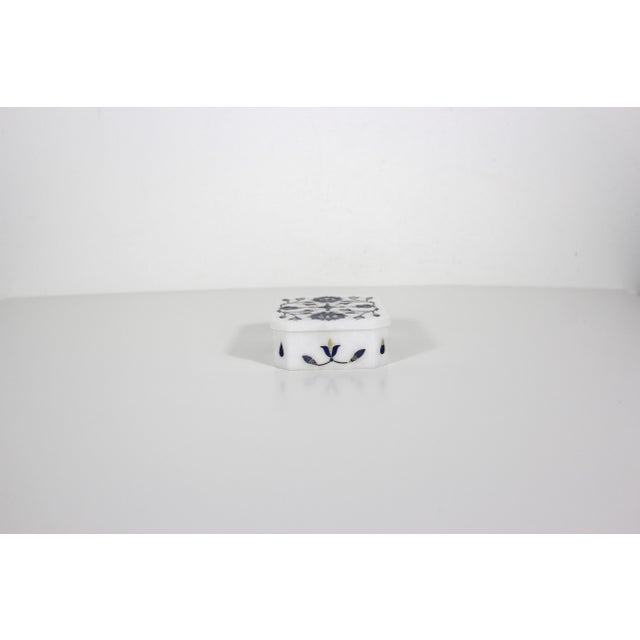 Gemstone Vintage Marble Box Inlaid With Lapis Lazuli and Mother of Pearl For Sale - Image 7 of 13