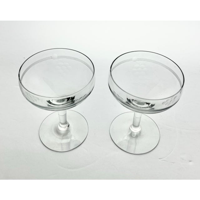 American 1950s Vintage Pair of Etched Grape Cluster Coupe Champagne Glasses For Sale - Image 3 of 5