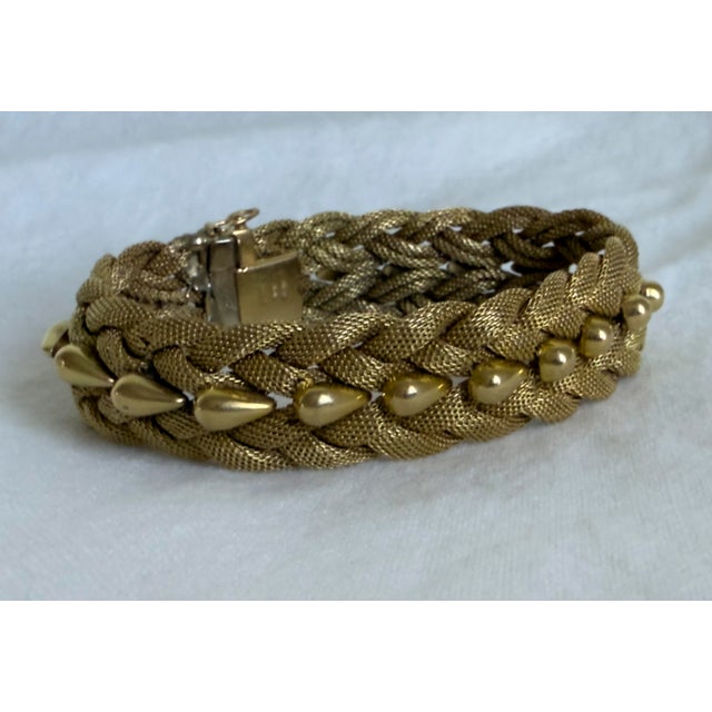 Vintage 1960s UnoAErre Italian 18k Solid Gold Braided Mesh Bracelet For Sale - Image 9 of 13