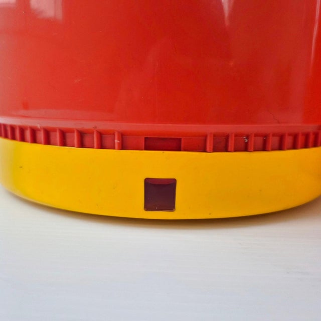 Plastic Vintage Round Planters by Nena Balsari Vastill for Reflex, 1970s, Set of 2 For Sale - Image 7 of 10