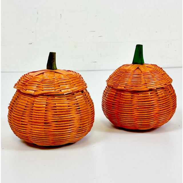 Pumpkin 1970s Vintage Boho Chic Americana Arts & Crafts Small Wicker Pumpkin Baskets - A Pair For Sale - Image 8 of 10