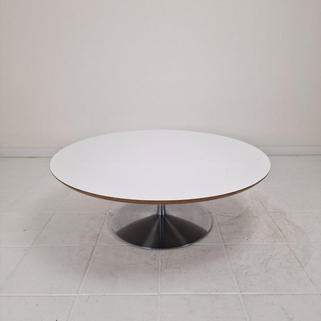 Very nice round coffee table, designed by Pierre Paulin in the 1960s. This particular table is fabricated end 60's. The...