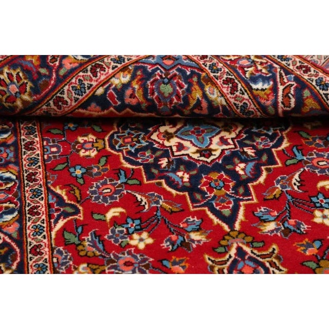 Kashan Rug in Hand-Knotted Wool For Sale - Image 10 of 11