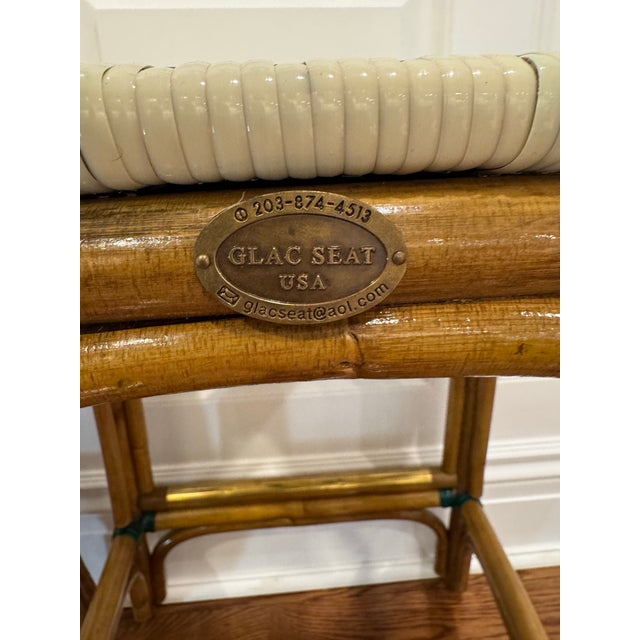 White Set of 2 Rattan and Woven Vinyl French Bistro Stools by Glac Seat - Soft White and Hunter Green For Sale - Image 8 of 16