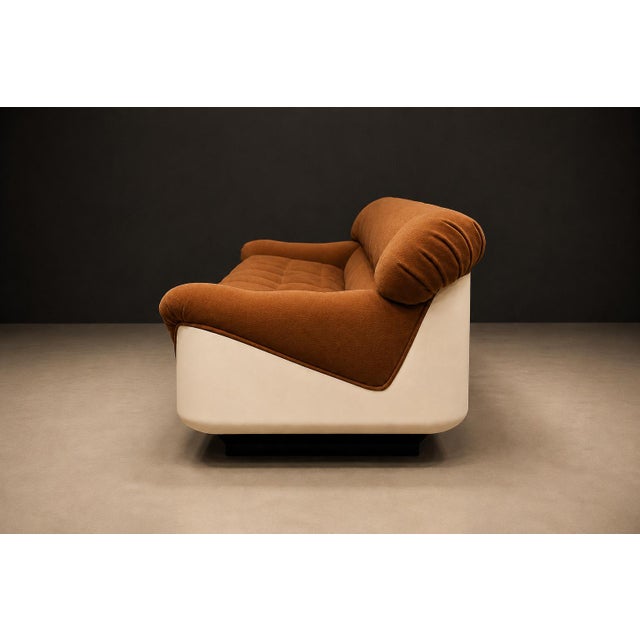 Brazilian Modern “Vip” Sofa in Fiberglass & Mohair by Jorge Zalszupin, 1973 For Sale - Image 9 of 16
