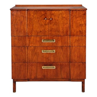 John Widdicomb, American Modern, Gentleman's Chest, Walnut, Brass, Usa, 1960s For Sale