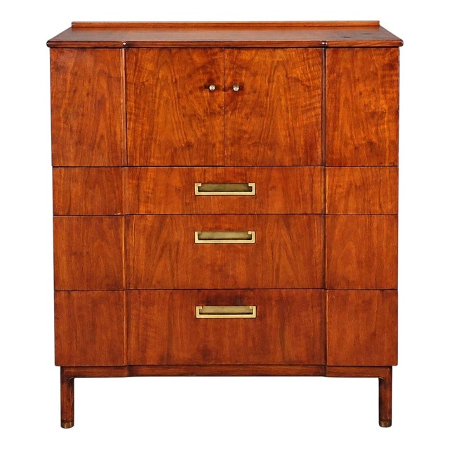 John Widdicomb, American Modern, Gentleman's Chest, Walnut, Brass, Usa, 1960s For Sale