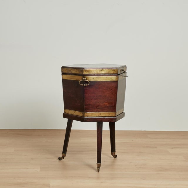Antique English Mahogany Georgian Wine Cooler or Cellarette For Sale - Image 4 of 17