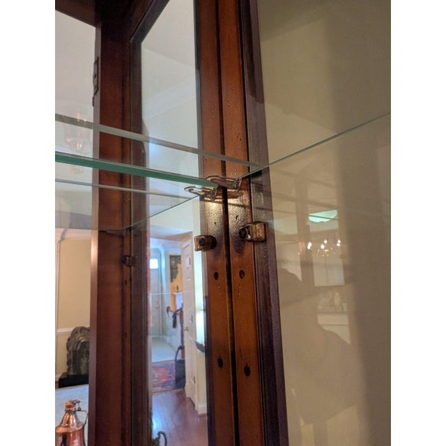 Mid 20th Century Pulaski Curio Cabinet Double Doors Light For Sale - Image 15 of 18