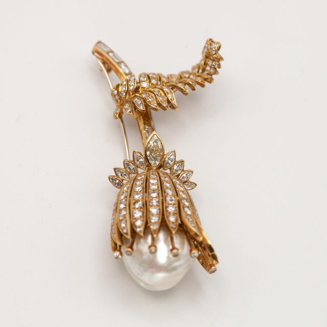 Modern 1960s 18k Yellow Gold Diamond Baroque Pearl Flower Fur Clip Brooch For Sale - Image 3 of 12