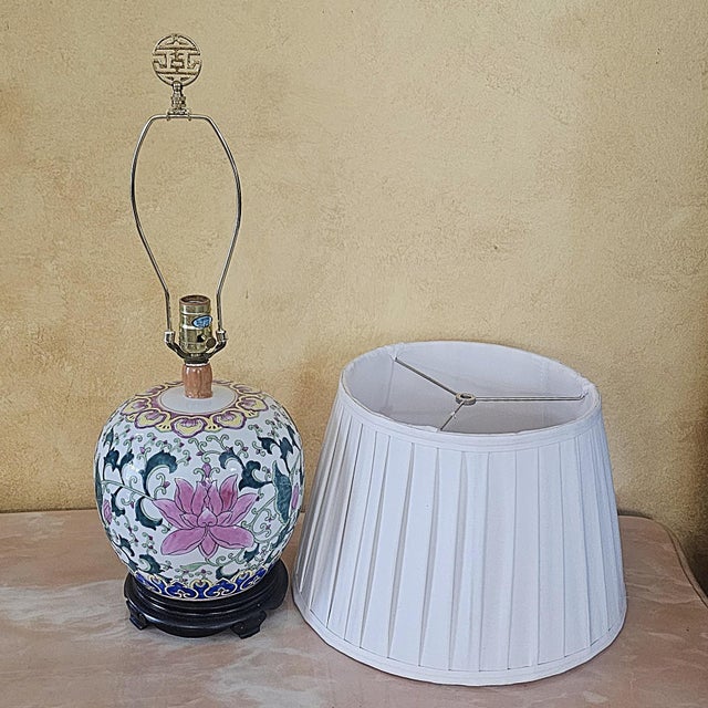 Vintage Chinese Famille Rose Porcelain Ginger Jar Table Lamp – Floral Chinoiserie, 24” For Sale - Image 17 of 18