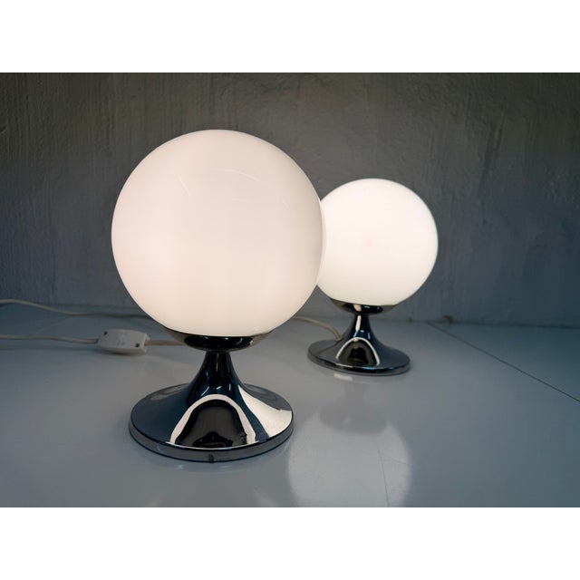 Mid-Century Modern Small Vintage Space Age Spherical Table Lamps in Chrome and Glass, 1970s, Set of 2 For Sale - Image 3 of 7