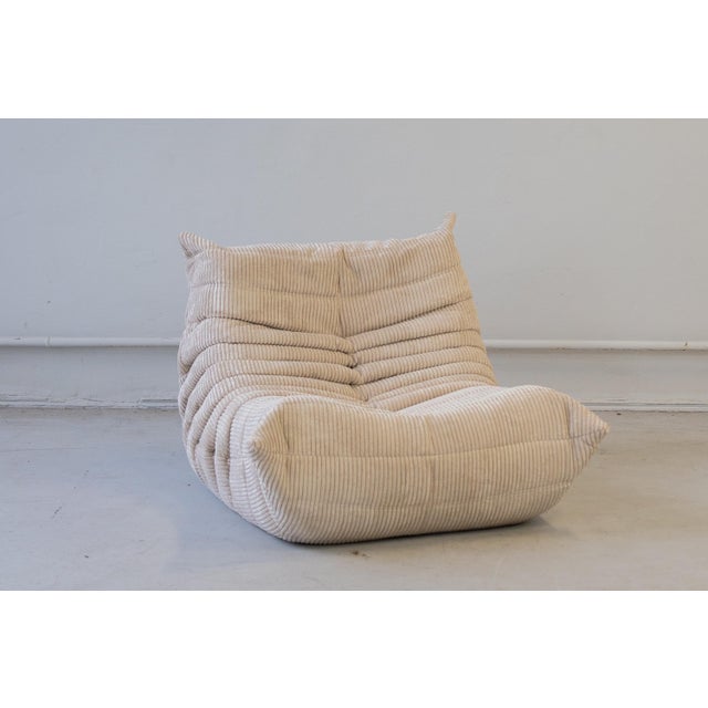 Togo Lounge Chair in Beige Corduroy by Michel Ducaroy for Ligne Roset, 1970 For Sale - Image 9 of 9