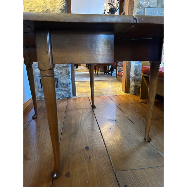 Early 20th Century Queen Anne Maple Drop Leaf Table For Sale In Nashville - Image 6 of 8