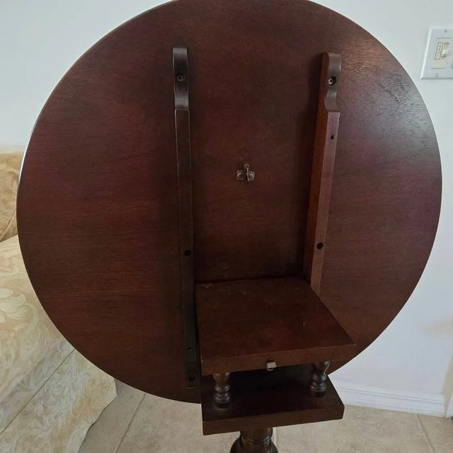 Queen Anne Style Mahogany Pedestal Tilt Top Tea Table For Sale In Savannah - Image 6 of 7
