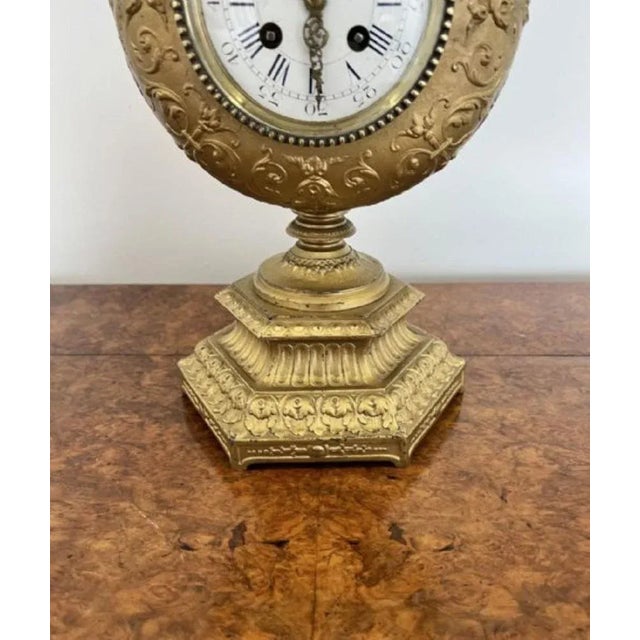 Fantastic quality antique Victorian French ornate eight day striking mantle clock, having a quality gilded ornate shape...