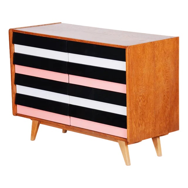 Mid-Century Oak Chest of Drawers attributed to Jiří Jiroutek for Interier Praha, 1950s For Sale