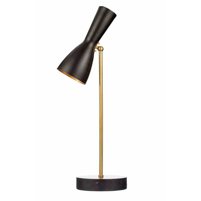 freely inspired by a model of the last century, wormhole, as in astronomy, is the space-time tunnel that connects a...