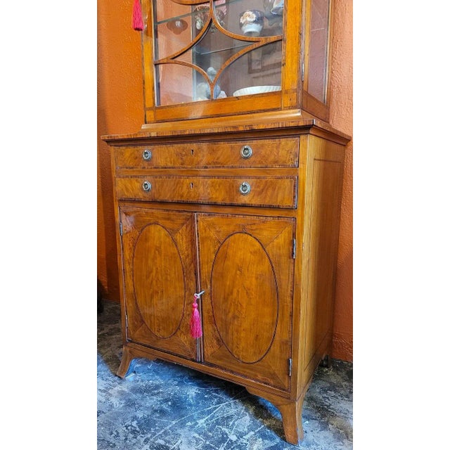 18c Irish Sheraton Satinwood Display Cabinet For Sale - Image 4 of 11