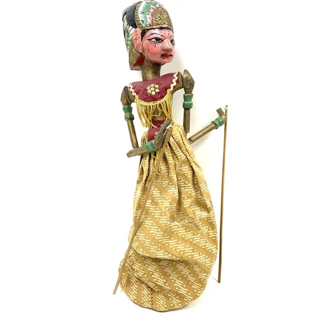 Mid 20th Century Vintage Javanese Rod Puppets on Display Stands—A Pair For Sale - Image 5 of 18