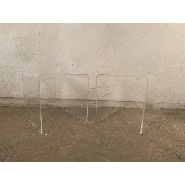 1970s Vintage Side Tables in Acrylic, 1970s, Set of 2 For Sale - Image 5 of 18